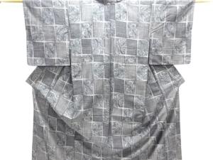 格子に唐草模様織り出し手織り紬着物